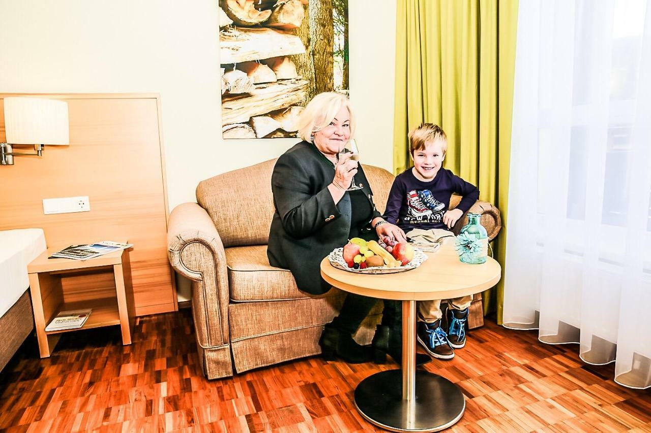 Lambrechterhof - Das Naturparkhotel Sankt Lambrecht Exteriör bild